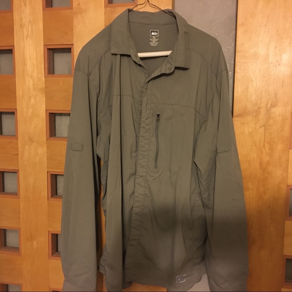 REI Men's Olive Green Casual Button-Down Shirt